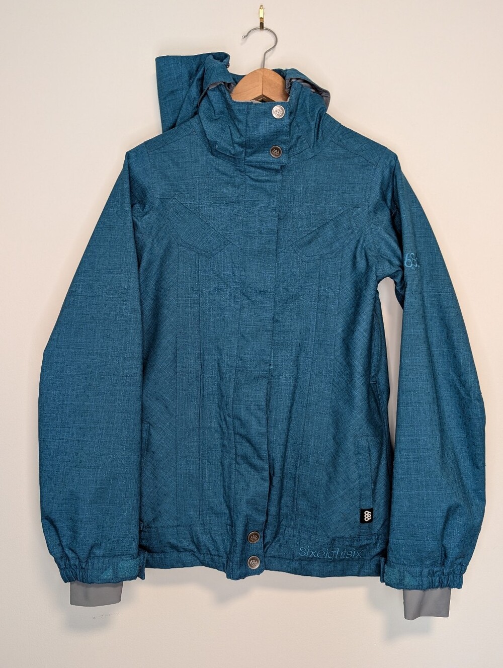 Women's small 686 Smarty Truffle Snowboarding/Ski Jacket